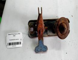 Ограничитель капота для Ford Sierra 87-93г  запчасти бу