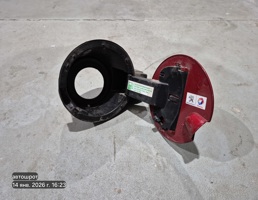 Лючок топливного бака для Peugeot 3008 I рестайлинг (2013—2016)  запчасти бу