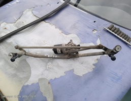 Трапеция стеклоочистителя для Renault Logan II (2012—2018)  запчасти бу