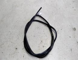 Молдинг стекла лобового для Mazda 3 BK (2003—2006)  запчасти бу