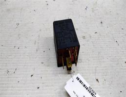 Реле для Audi 100 C4 (1990—1994)  запчасти бу