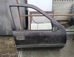 Дверь передняя правая для Opel Vectra A (1988—1995)  запчасти бу
