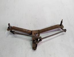 Трапеция стеклоочистителя для Audi 80 B2 (1978—1986)  запчасти бу