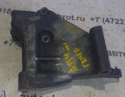 Кронштейн генератора для Audi 80 B4 91-94г  запчасти бу