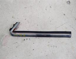 Молдинг стекла кузова глухого заднего правого для Audi 100 C3 (1982—1988)  запчасти бу