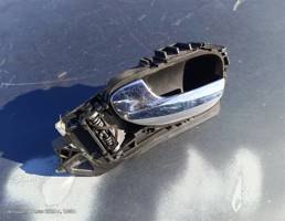 Крючок двери передней левой для Peugeot 307 3C (2001—2005)  запчасти бу