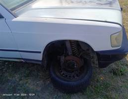 Крыло переднее правое для Mercedes-Benz 190 (W201) W201 (1982—1993)  запчасти бу