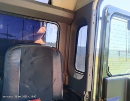 Накладка на стойку верхняя заднюю правую для Land Rover Defender I (1983—2007)  запчасти бу