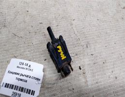 Концевик рычага стояночного тормоза для Mercedes-Benz E-класс W124/S124/C124/A124 (1984—1997)  запчасти бу