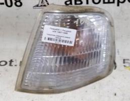 Указатель поворота левый белый для Peugeot 405 I (1987—2014)  запчасти бу
