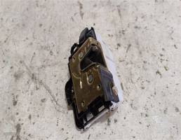 Замок двери задней левой для VOLKSWAGEN Polo III (1994—2002)  запчасти бу