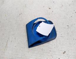 Крышка бачка омывателя для VOLKSWAGEN Passat B3 (1988—1993)  запчасти бу