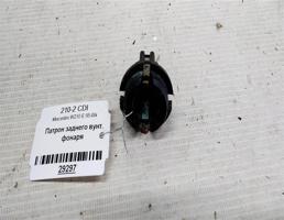 Патрон заднего вунтреннего фонаря для Mercedes-Benz E-класс W210/S210 (1995—1999)  запчасти бу