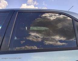 Стекло двери задней левой для Mitsubishi Lancer IX (2000—2007)  запчасти бу