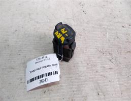 Упор под педаль газа для Mercedes-Benz E-класс W124/S124/C124/A124 (1984—1997)  запчасти бу