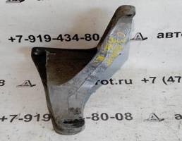 Кронштейн ДВС правый для Audi 100 C3 (1982—1988)  запчасти бу