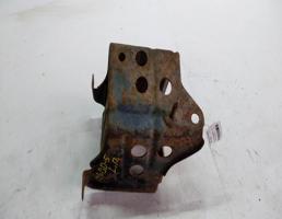 Кронштейн бампера переднего левый для Mazda 626 GD (1987—1996)  запчасти бу