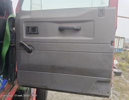 Обшивка двери передней правой для Land Rover Defender I (1983—2007)  запчасти бу
