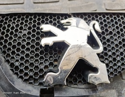 Эмблема капота для Peugeot 107 I рестайлинг (2009—2012)  запчасти бу