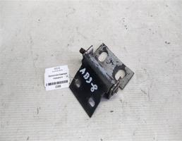 Кронштейн бампера переднего для Audi 80 B3 86-91г  запчасти бу