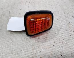 Повторитель на крыло желтый для Daewoo Espero I (1990—1999)  запчасти бу