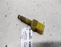 Датчик включения стоп сигнала для Audi 100 C4 (1990—1994)  запчасти бу