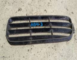 Решетка в бампер левая для Audi 80 B4 (1991—1996)  запчасти бу