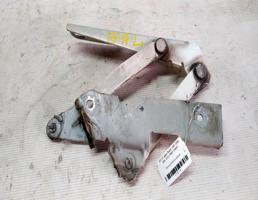 Петля капота левая для Audi 100 C3 (1982—1988)  запчасти бу