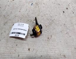Датчик температуры для VOLKSWAGEN Passat B3 (1988—1993)  запчасти бу