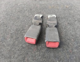 Замок ремня безопасности заднего для Peugeot 107 I рестайлинг (2009—2012)  запчасти бу