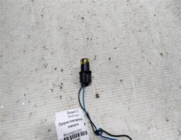 Патрон повторителя поворота для Renault Logan I рестайлинг (2009—2015)  запчасти бу