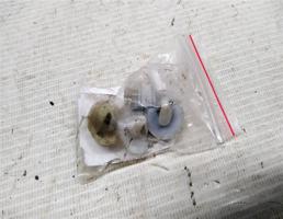 Пистон молдинга наружнего для Peugeot 206 I (1998—2012)  запчасти бу