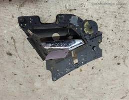 Крючок двери задней правой для Mercedes-Benz E-класс W210/S210 (1995—1999)  запчасти бу