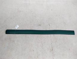 Молдинг двери передней правой для VOLKSWAGEN Golf Mk3 (1991—2000)  запчасти бу