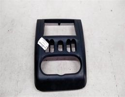 Консоль для Nissan Almera G15 12-18г  запчасти бу