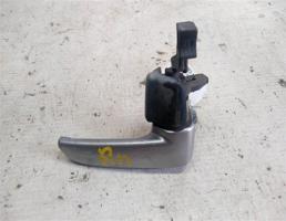 Крючок двери передней правой для Mazda 3 BK (2003—2006)  запчасти бу