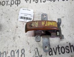 Крючок двери правой для Nissan Vanette 79-87г  запчасти бу