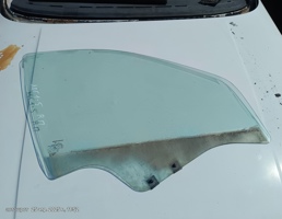 Стекло двери передней правой для Renault Logan I (2004—2009)  запчасти бу