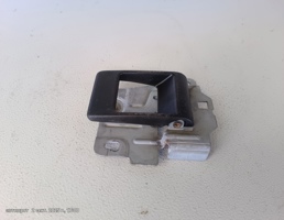 Крючок двери передней правой для Land Rover Defender I (1983—2007)  запчасти бу