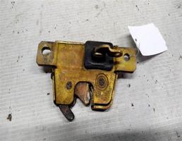 Замок двери багажника левой для VOLKSWAGEN Passat B2 (1980—1988)  запчасти бу