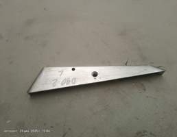 Кронштейн ремня безопастности для Land Rover Defender I рестайлинг (2007—2016)  запчасти бу