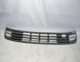 Решетка в бампер центральная для Ford Mondeo I (1993—1996)  запчасти бу