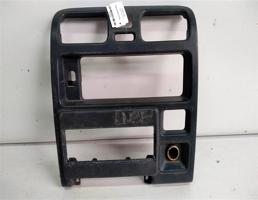 Рамка магнитолы для Toyota Hiace H100 (1989—2004)  запчасти бу