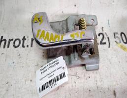 Крючок двери правой для Mitsubishi Pajero II (1991—1997)  запчасти бу