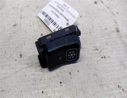 Кнопка антипробуксовочной системы для Mercedes-Benz C-класс W202/S202 (1993—1997)  запчасти бу