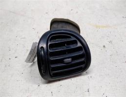 Дефлектор торпедо левый для Peugeot 206 I (1998—2012)  запчасти бу