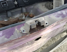 Замок двери багажника для Peugeot 107 I рестайлинг (2009—2012)  запчасти бу