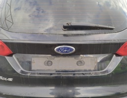 Накладка на дверь багажника наружняя для Ford Focus III (2011—2015)  запчасти бу