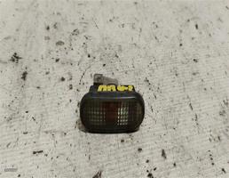 Повторитель на крыло белый для VOLKSWAGEN Passat B4 (1993—1997)  запчасти бу