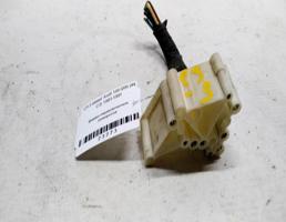 Фишка переключателя поворотов для Audi 100 C3 (1982—1988)  запчасти бу